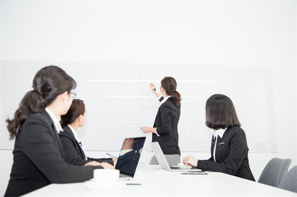 「精益生產(chǎn)咨詢」如何提高員工滿意度和生產(chǎn)力？