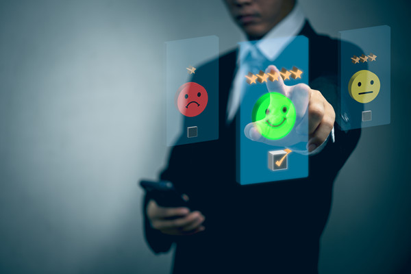 及時(shí)調(diào)整：根據(jù)反饋和評(píng)估，及時(shí)優(yōu)化戰(zhàn)略