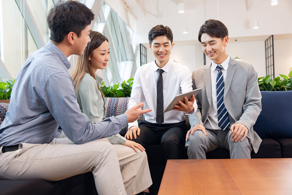 年度經營計劃：聚焦核心業(yè)務，提升核心競爭力