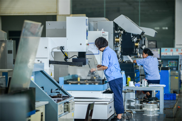 制造業(yè)管理新策略，引領(lǐng)企業(yè)高效運(yùn)營(yíng)，提升競(jìng)爭(zhēng)力