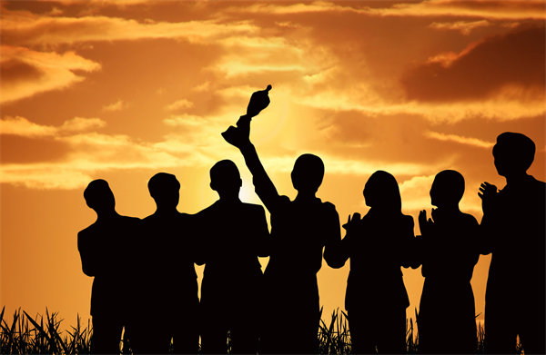 深化創(chuàng)新驅動，落實年度經(jīng)營計劃，推動企業(yè)跨越發(fā)展