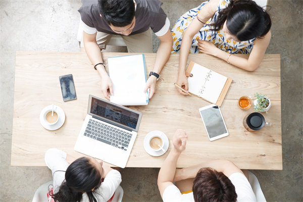 企業(yè)文化如何深度融合HR管理，增強(qiáng)團(tuán)隊凝聚力？