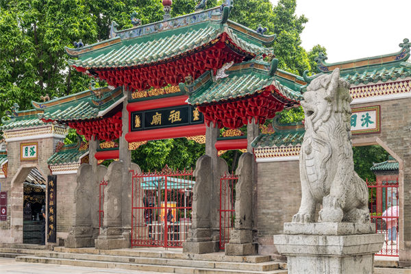 佛山戰(zhàn)略咨詢公司如何為企業(yè)定制長遠戰(zhàn)略規(guī)劃？