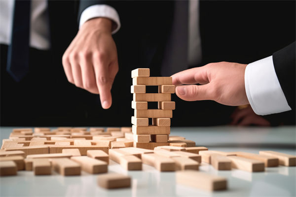 風(fēng)險(xiǎn)管理與企業(yè)戰(zhàn)略制定：如何平衡機(jī)遇與威脅？