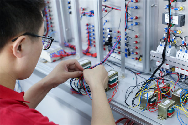 哪些行業(yè)人才火爆就業(yè)市場(chǎng)？人力資源管理有何啟發(fā)？