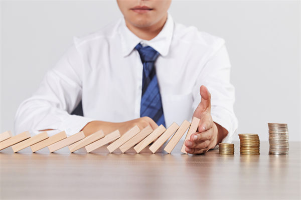 集團風險管控薄弱，如何加強風險管理保障集團運營？