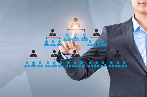 跨區(qū)域擴張時，集團管控如何防止管理效能稀釋？