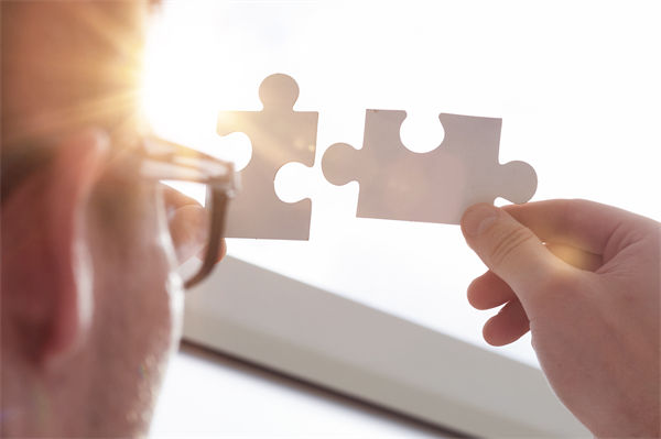 并購(gòu)三年文化仍割裂，融合策略忽視了哪些隱性沖突？