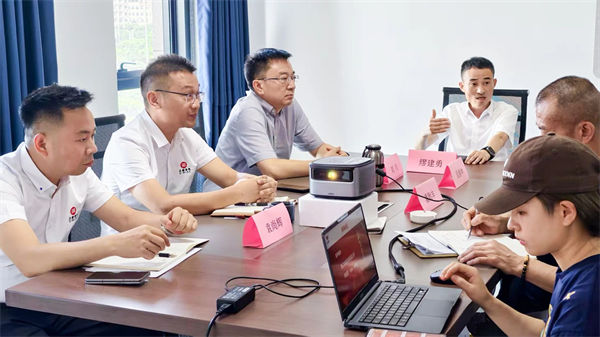 華瑋機(jī)械總經(jīng)理繆建勇先生致辭