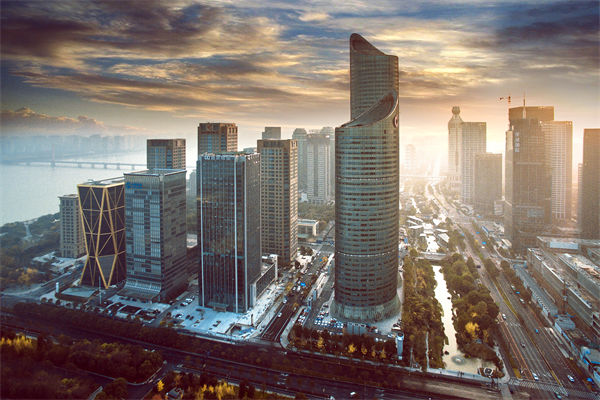 市場突變計劃失效，年度計劃如何靈活應(yīng)對突發(fā)情況？