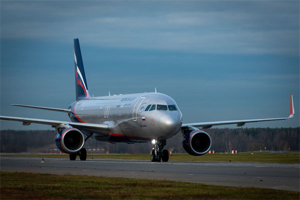 數(shù)十架中資公司飛機(jī)被扣俄羅斯，戰(zhàn)略咨詢?cè)趺纯矗? /></a></div>
                    <div   id=